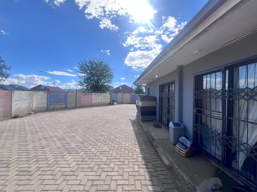 5 Bedroom Property for Sale in Ehrlich Park Free State